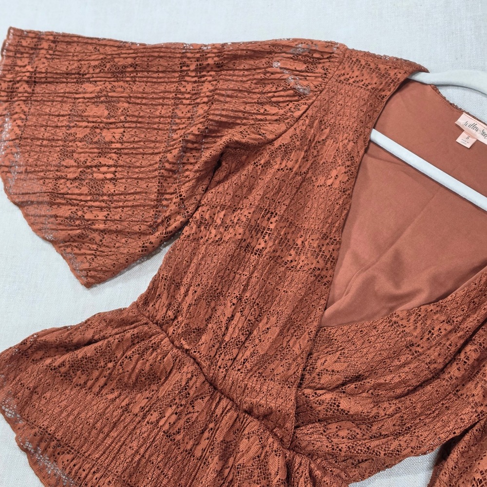 Willow & Root Lace Peplum Top Womens Small Rust Brown Excellent Bell Sleeve